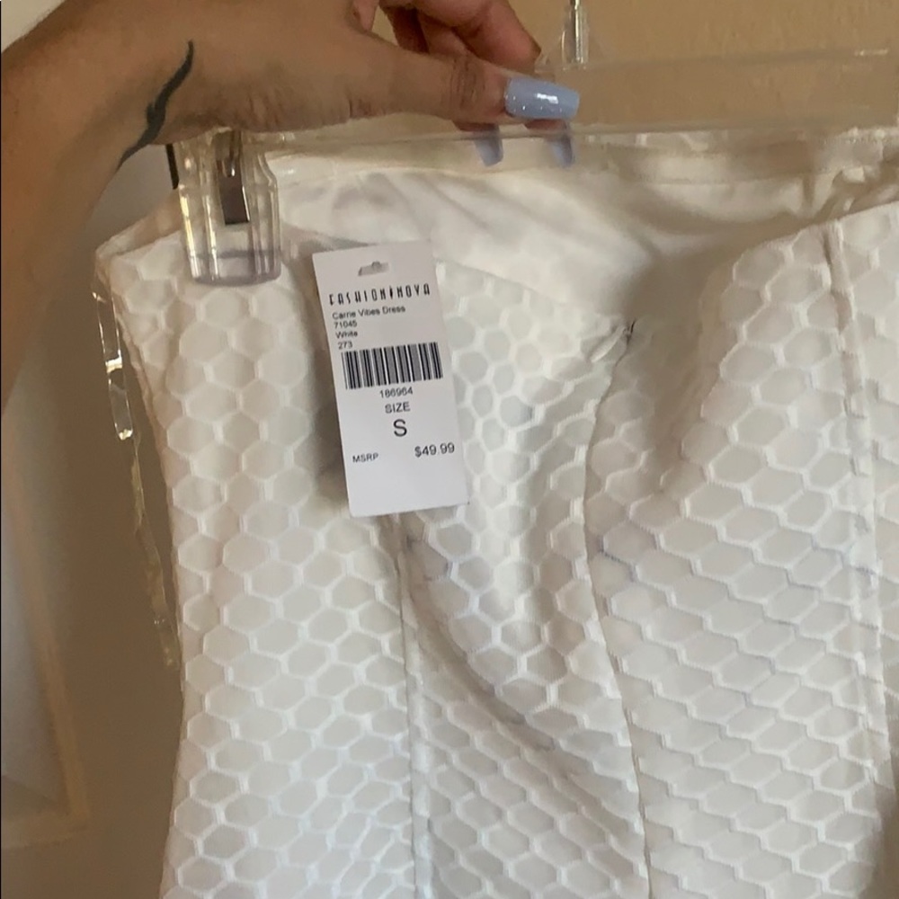 Dress - Picture 2 of 2